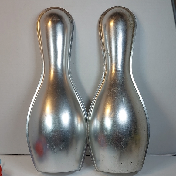 Wilton Kitchen Pair Of Vintage 972 Wilton Aluminum 3d Bowling Pin